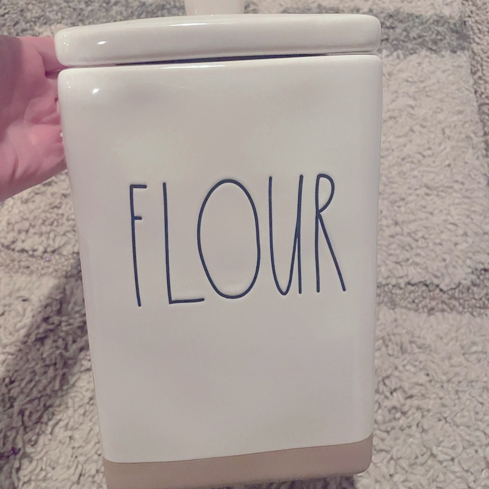Rae Dunn large square flour